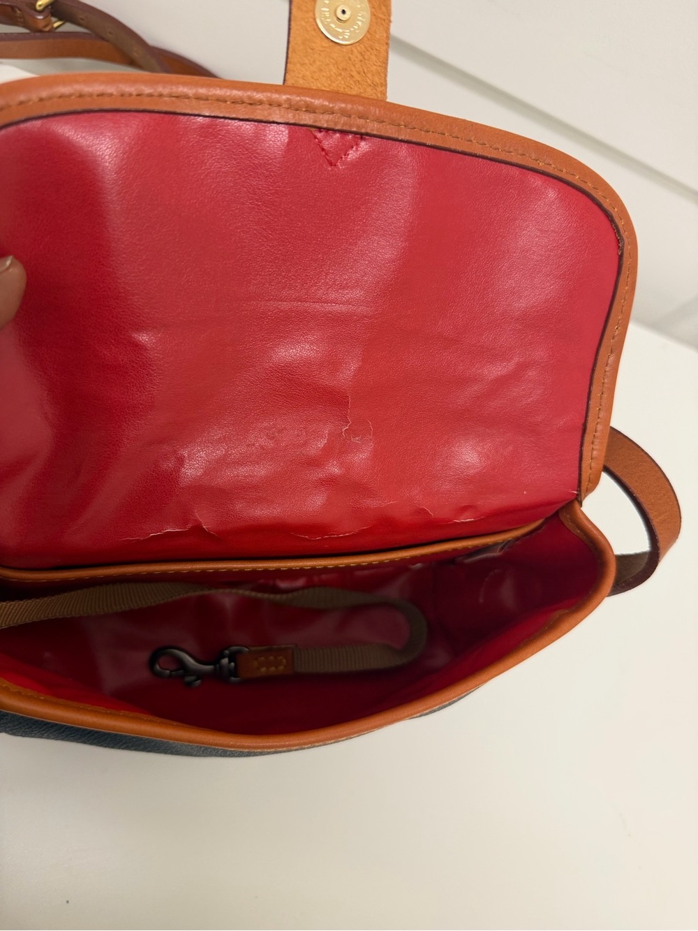 Vintage Dooney & Bourke Navy Crossbody Bag with Tan Trim - Picture 4 of 8